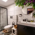 Hotel Lulu *