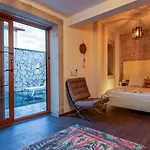 Lulu * Çeşme