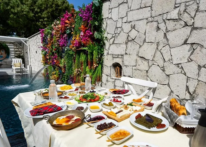 Lulu Inn Cesme Hotel *